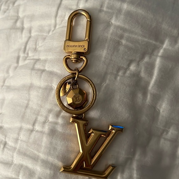 Louis Vuitton LV Facettes key ring and charm!   Like new. - Picture 1 of 5